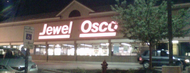 Jewel-Osco is one of สถานที่ที่ Miguel ถูกใจ.