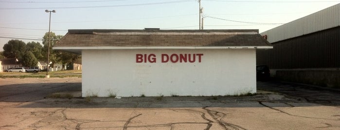 Big Donut is one of Dessert.