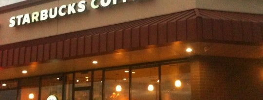 Starbucks is one of Lugares favoritos de Lori.