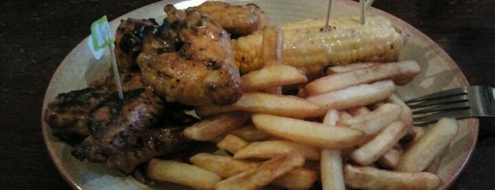 Nando's is one of Mikeさんのお気に入りスポット.