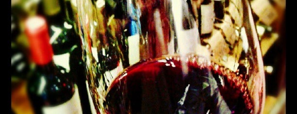 Winery is one of Las mejores vinotecas de Buenos Aires.