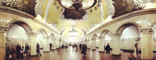 metro Komsomolskaya, line 5 is one of Москва.