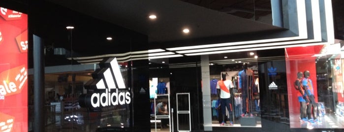 Adidas Performance Store is one of Lugares favoritos de Layjoas.