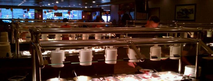 Happy Family Chinese Buffet & Hibachi is one of Locais curtidos por Brian.
