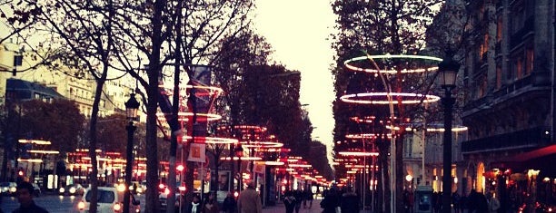 Avenue des Champs-Élysées is one of World Sites.