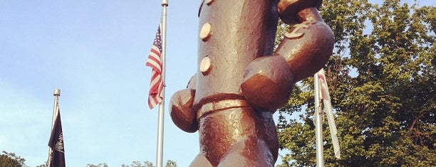 Popeye Statue is one of Places to visit in the US of A!.