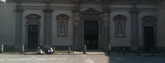 Piazza Santo Stefano is one of Dean'ın Beğendiği Mekanlar.