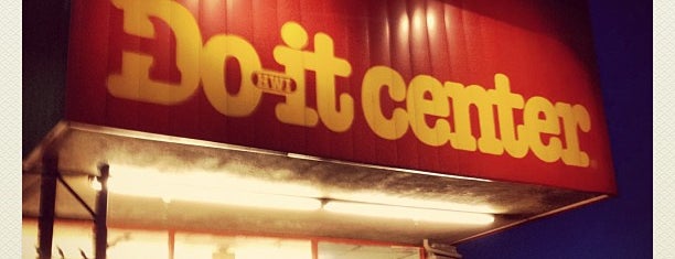 Do It Center is one of Steveさんのお気に入りスポット.