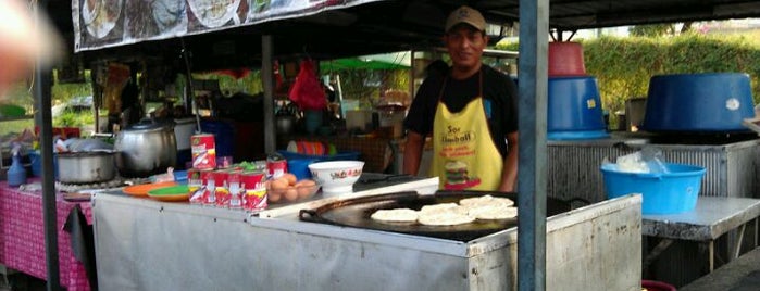 Roti Canai Mat Tebar is one of Makan @ Melaka/N9/Johor,MY #12.