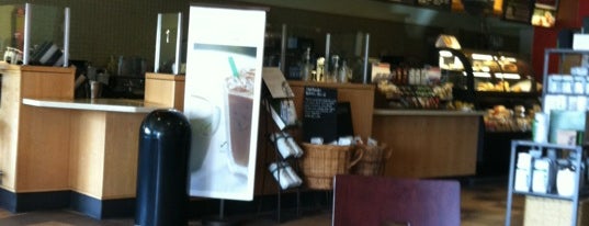 Starbucks is one of Locais curtidos por KENDRICK.