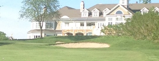 Glen Oaks Country Club is one of Chrisさんのお気に入りスポット.