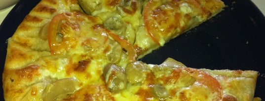 Original Silhouette Pizza is one of Safwanさんの保存済みスポット.