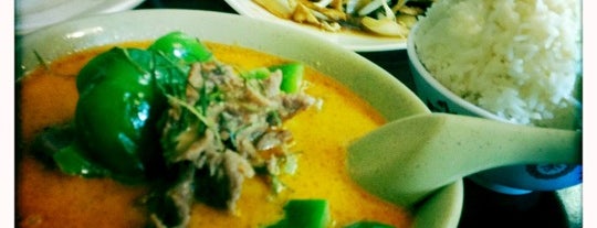 Cambodian Thai Restaurant is one of สถานที่ที่ T ถูกใจ.