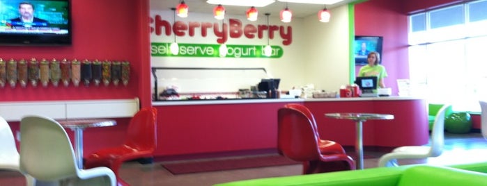 CherryBerry Yogurt Bar is one of Lugares favoritos de Chelsea.