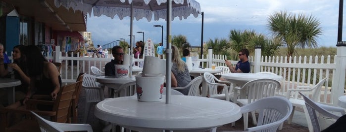 Bukkets Ocean Front Grill and Bar is one of Posti che sono piaciuti a Scott.
