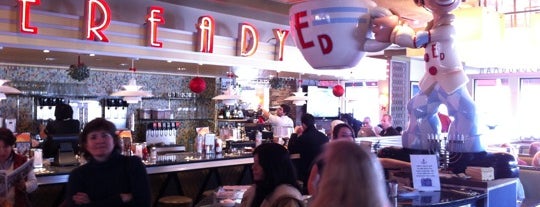 Eveready Diner is one of Diners, Drive-ins & Dives.