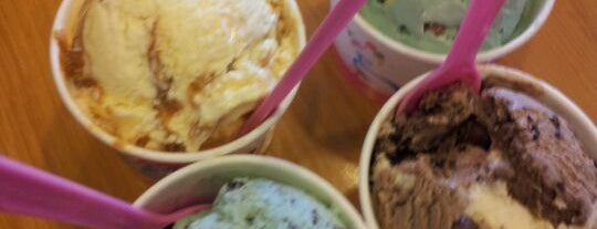 Baskin-Robbins is one of Tempat yang Disukai Anaïs.