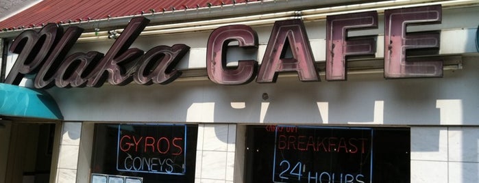 Plaka's Cafe is one of Tempat yang Disukai Dave.