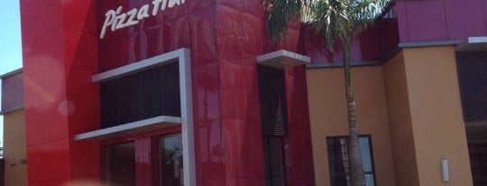 Pizza Hut is one of สถานที่ที่ Tatiana Pimenta ถูกใจ.