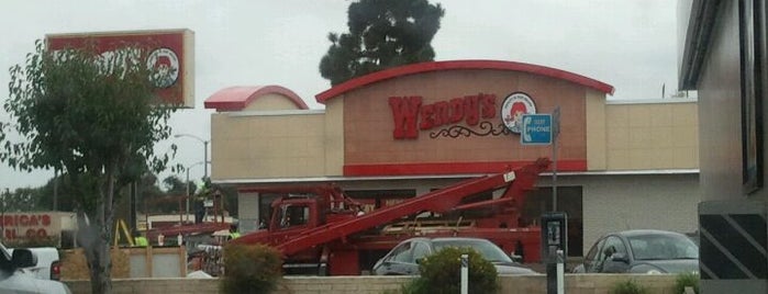 Wendy’s is one of Locais curtidos por Michael.