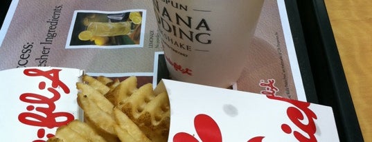 Chick-fil-A is one of Lugares guardados de allie.
