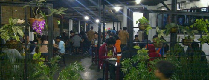 Rumah Makan Legoh is one of Bandung Food Foursquare Directory.