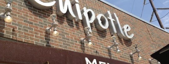 Chipotle Mexican Grill is one of Lugares favoritos de Matt.