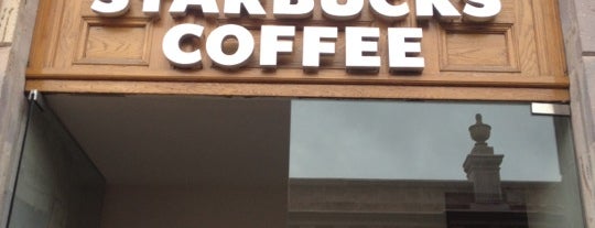 Starbucks is one of Lugares favoritos de Azarely.