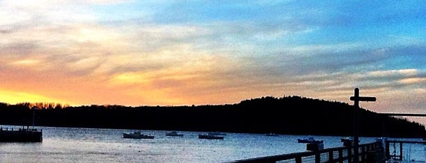 Bar Harbor Pier is one of Tempat yang Disukai Sheena.