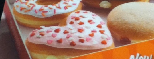 Dunkin' is one of Lugares favoritos de Chand.