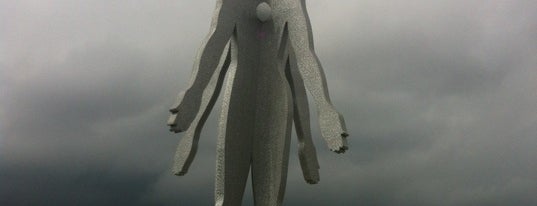 Male / Female Statue is one of Marina ( sissy).
