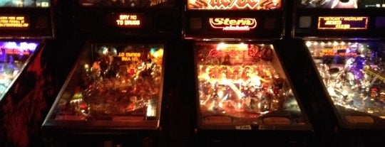 Satellite Lounge is one of Pinball NYC.