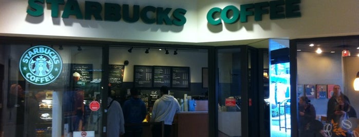 Starbucks is one of Locais curtidos por Paige.