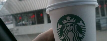 Starbucks is one of Kelly'in Beğendiği Mekanlar.