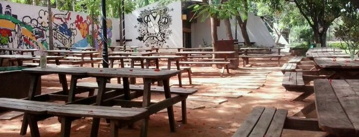 Rasta Cafe is one of สถานที่ที่ Deepak ถูกใจ.