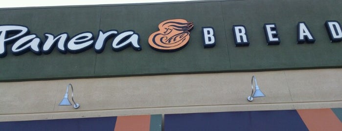 Panera Bread is one of Domonique's Saved Places.