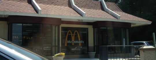 McDonald's is one of Orte, die Ronnie gefallen.