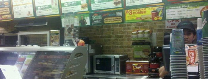 Subway is one of Sandwich Place.