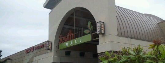 South Hill Mall is one of Tempat yang Disukai Vanessa.