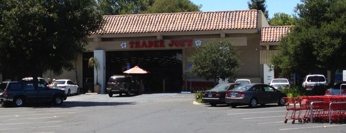 Trader Joe's is one of Orte, die Justin gefallen.