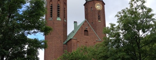 Högalidskyrkan is one of Lugares favoritos de Henrik.