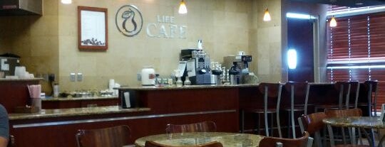 LifeCafe is one of Tempat yang Disukai Raquel.