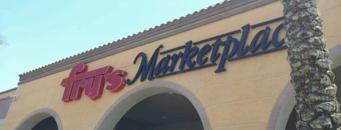 Fry's Marketplace is one of สถานที่ที่ Juan ถูกใจ.