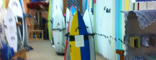 Aqua East Surf Shop is one of Mattさんのお気に入りスポット.