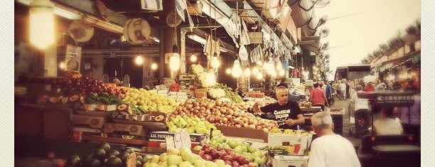 Hatikva Market is one of สถานที่ที่บันทึกไว้ของ Kimmie.