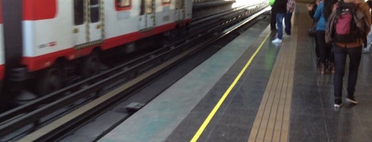 Parada 3 | Metro Pajaritos (PJ1742) is one of Paradas / Estaciones de Transbordo Transantiago II.