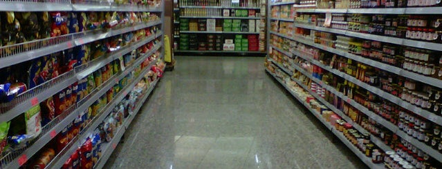 Sonda Supermercado is one of Locais curtidos por Marjorie.