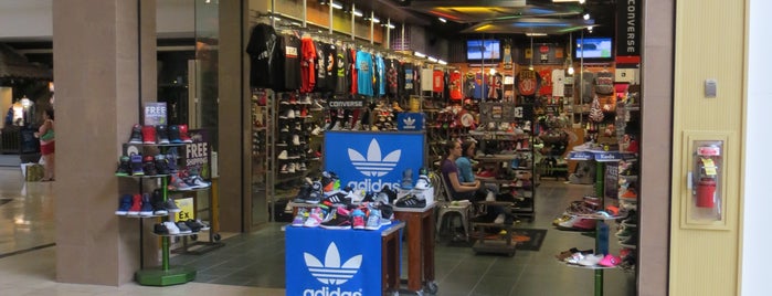 Journeys is one of Lehigh Valley Mall Stores/Restaurants on 4square.