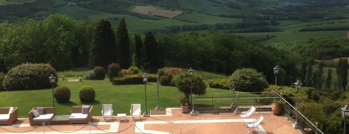 Relais Todini is one of Posti che sono piaciuti a Jen.