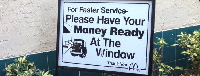 McDonald's is one of Orte, die Brad gefallen.